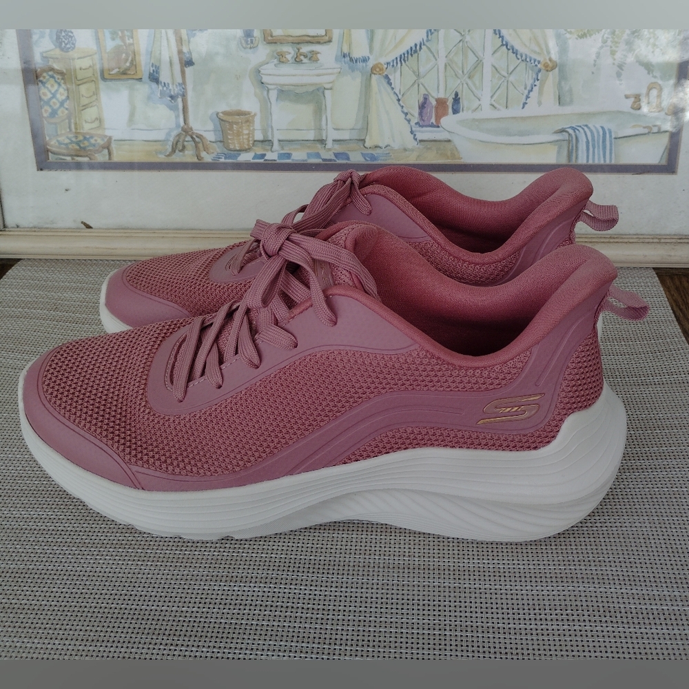 Skechers Bobs Sport "Squadwaves-Still Wading" Rose Mesh Casual Shoes. Size 9.5